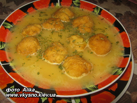 Куриный суп - бульон с "орешками"