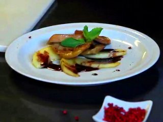 рецепт Фуа-гра с яблоками и винным соусом