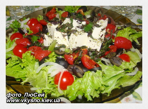 Летний салат с сушеными помидорами