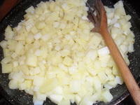 Картофель с грибами в горшочке