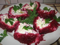 рецепт Овощной салат с копченым сыром