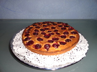 рецепт Бисквитный пирог с вишнями