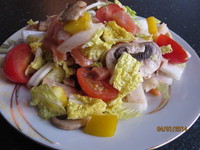рецепт Салат из семги с овощами