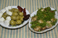 рецепт Антипасти с шампиньонами, маслинами и вялеными помидорами
