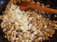 Перец, фаршированный под сыром