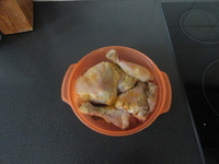 Ароматная курица с кабачками в соусе