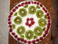 Бисквитный торт "Фруктовая радуга"