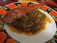 Рыба барабулька с помидорным соусом
