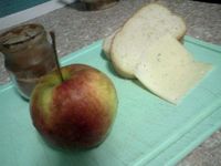 Яблочно-сырные тосты