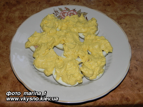 Яйца, фаршированные печенью трески